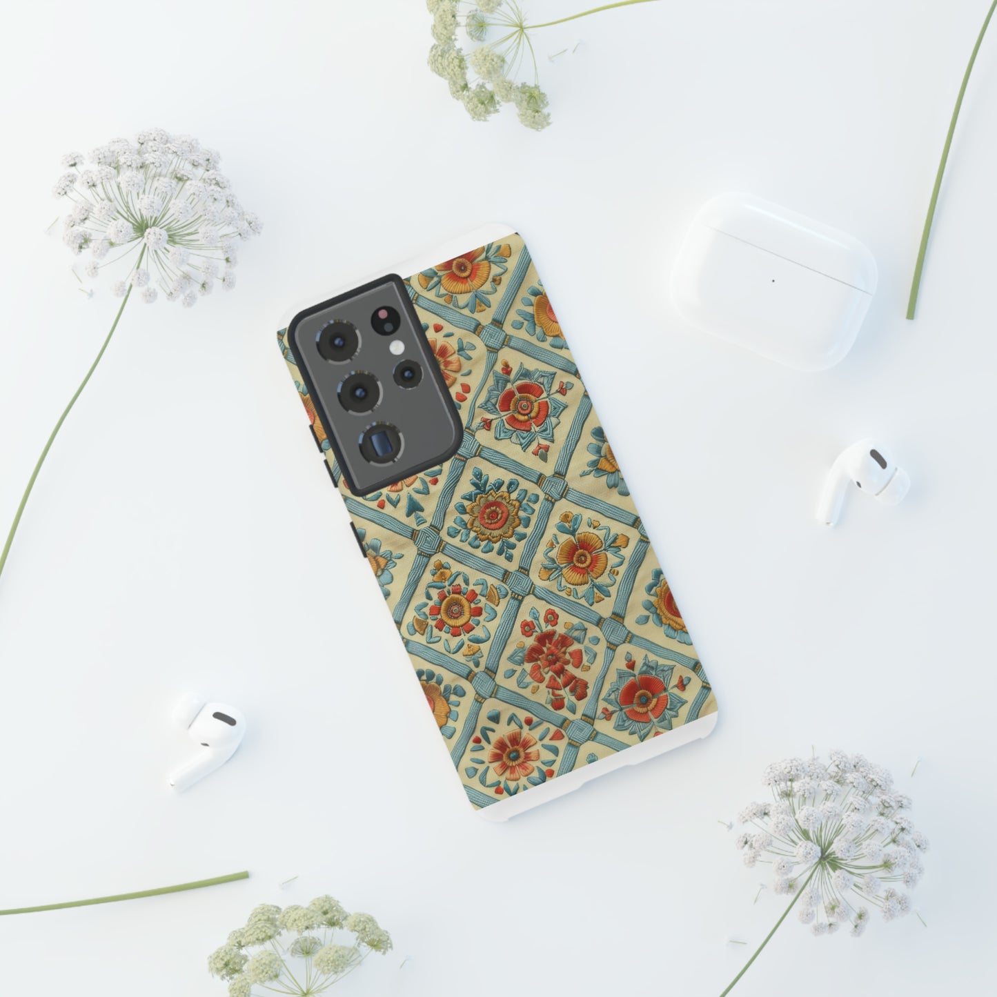 Vintage gesteppte florale iPhone-Hülle, Telefonhülle mit besticktem Design, handwerklich inspirierte Schutzausrüstung, robuste Hüllen