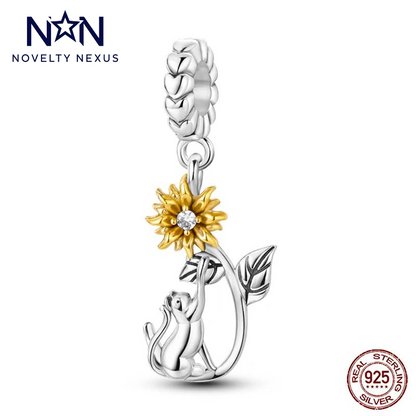 Verspielter Silberanhänger mit Katze und Sonnenblume, elegantes Blumendesign mit funkelnder Mitte