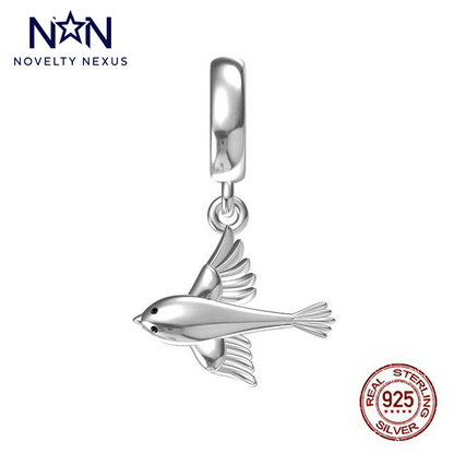 Sterling Silber Fliegender Fisch Charm, Schlankes Design mit poliertem Finish, Symbol für Freiheit und Navigation